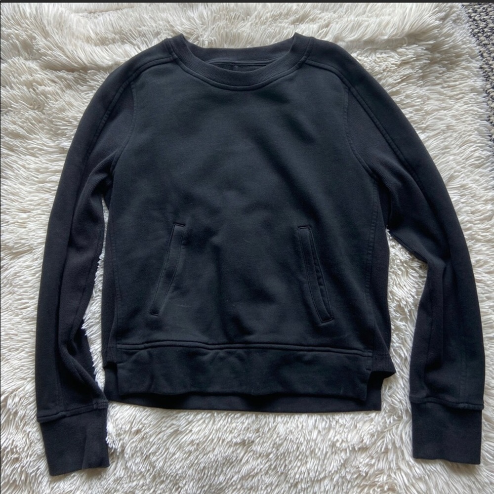 Lululemon black crew pullover sweatshirt